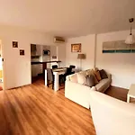 San Bernardo Lux + Parking شقة
